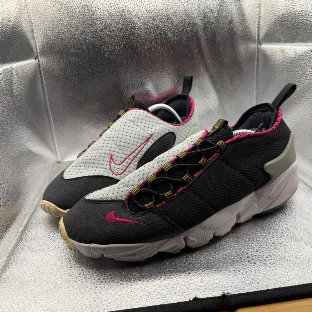 Size 10.5 Nike Air Footscape Desert Chukka Mens Black Excellent 599470-002